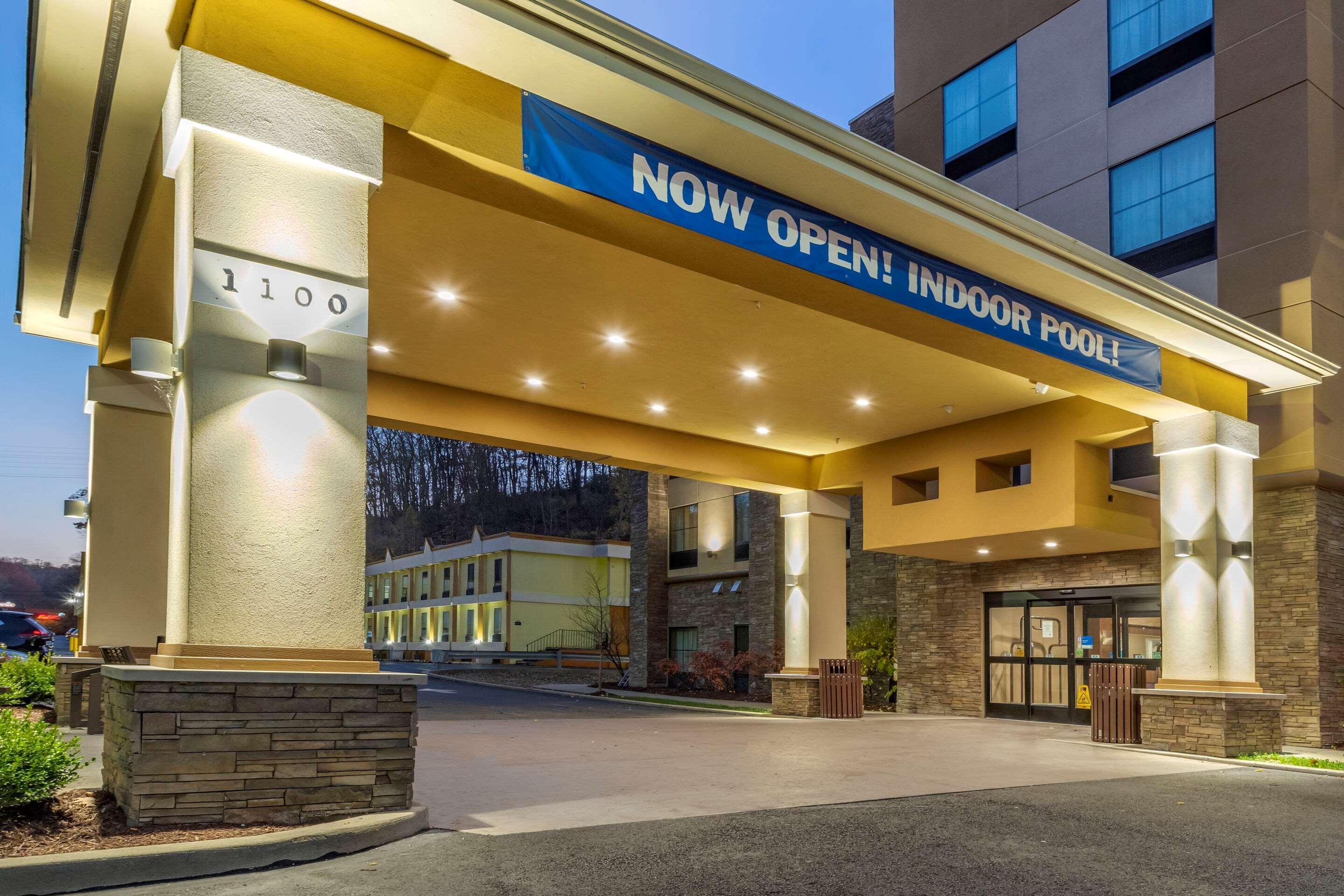 Comfort Inn & Suites Pittsburgh South Exterior photo