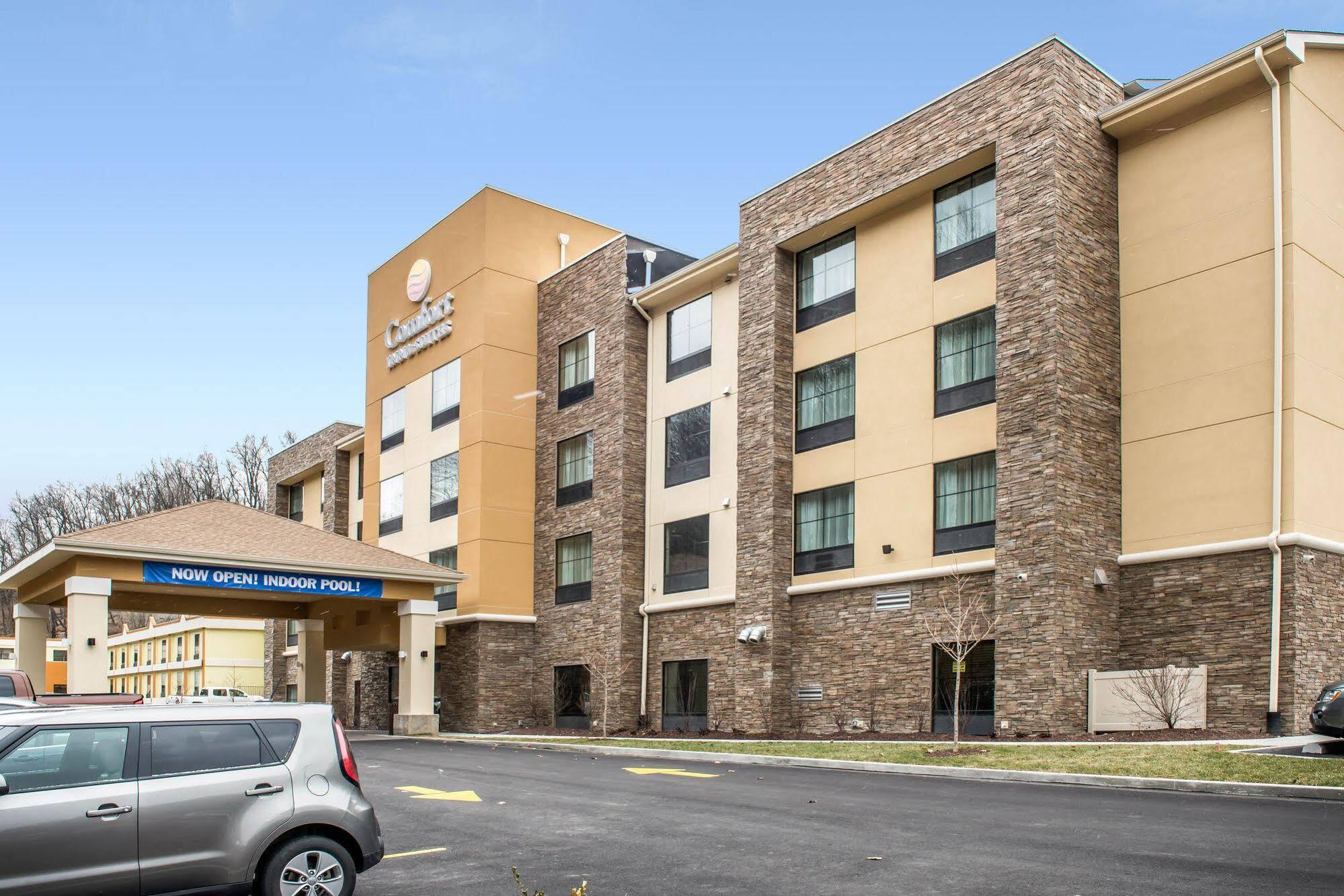 Comfort Inn & Suites Pittsburgh South Exterior photo